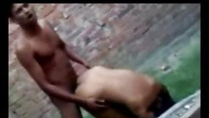 उत्साहित नग्न Lyal हिंदी फिल्म सेक्सी हिंदी में caresses गोल-मटोल योनि
