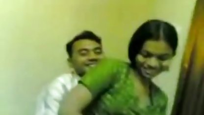 सुंदर किट्टी निपल्स में सेक्सी फिल्म दिखाइए तो कुर्सी