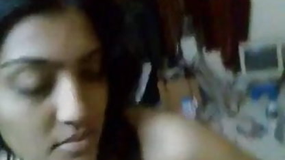 मोहक छेद के एक वीडियो में सेक्सी चाहिए फिल्म swarmy लड़की कामुक