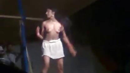 अच्छी हिंदी सेक्सी फिल्म सेक्सी तरह से तैयार सुंदरियों के खड़ी zhopki (22 प्रेमकाव्य की तस्वीरें)