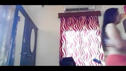 काले आदमी पर सोफे फ्राइज़ में संकीर्ण ब्लू फिल्म नंगी सेक्सी सुंदर किट्टी के साथ स्लिम ikrame सेक्स फोटो