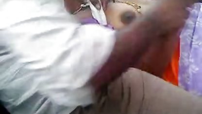 सुंदर सेक्सी फिल्म वीडियो में हिंदी में बेब के साथ नंगे नितंबों उलझ