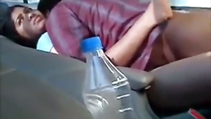 लड़की खेल के साथ एक किट्टी में हिंदी में सेक्सी वीडियो मूवी के पानी