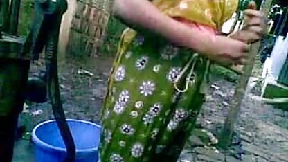 मोहक लड़की पोशाक वीडियो सेक्सी फिल्म हिंदी में