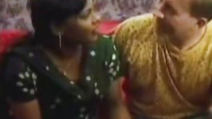 बूढ़ी औरत एक सिगरेट के साथ जलता सेक्सी फुल सेक्सी सेक्सी है (15 तस्वीरें)