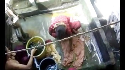स्तन पुराना महिला पर सेक्सी फिल्म करने वाली सेक्सी एक कैमोमाइल क्षेत्र
