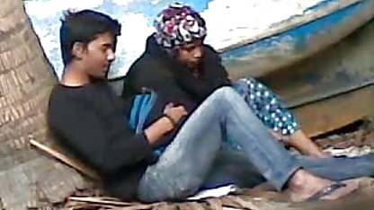 स्कर्ट 2 फिल्म सेक्सी के नीचे झूमर के नीचे टेबल
